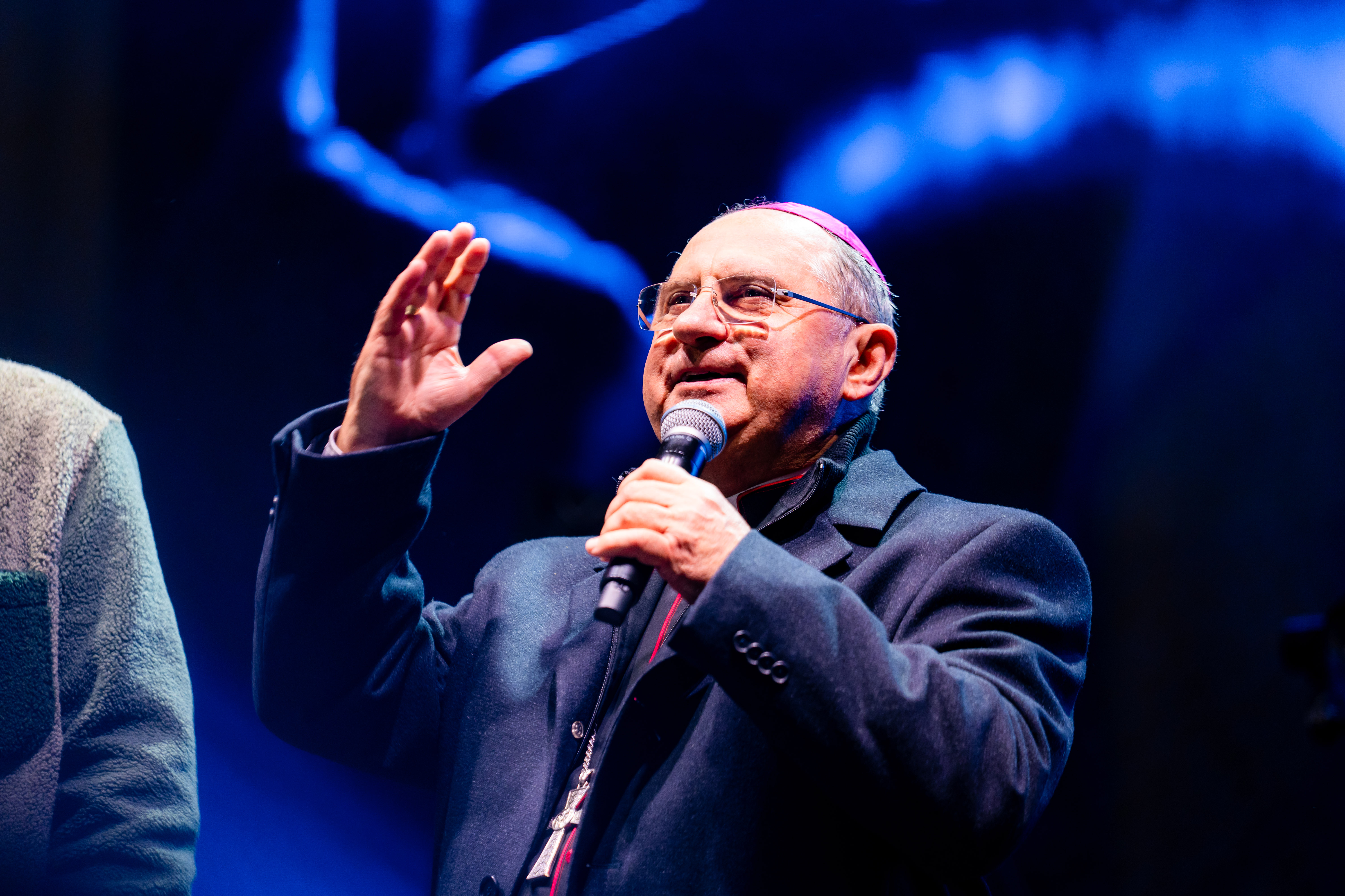 Stretnutie mladeze s arcibiskupom Bernardom Boberom a DJ-12